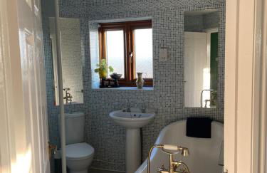 Hardy View Farm House - Photo 21