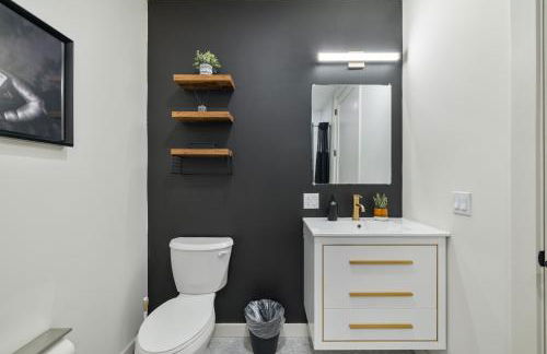 2BR, King Bd, Free Prkn, Gym, NYC View, 8min Train - Foto 28