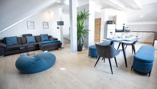 CASA8070 - Exklusive große Maisonette-Wohnung 91 qm für Familien, Gruppen, Geschäftsreisende, inklusive Parkplatz, WLAN, Kaffee und Tee, voll ausgestattet für 1 bis 9 Personen, zentrumsnah an der Autobahn A9 Ingolstadt-Süd - Foto 2