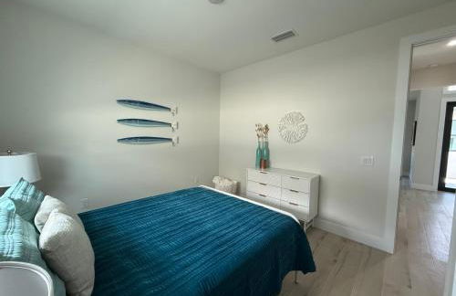 Colorful retreat near beach and pickleball courts - Foto 11