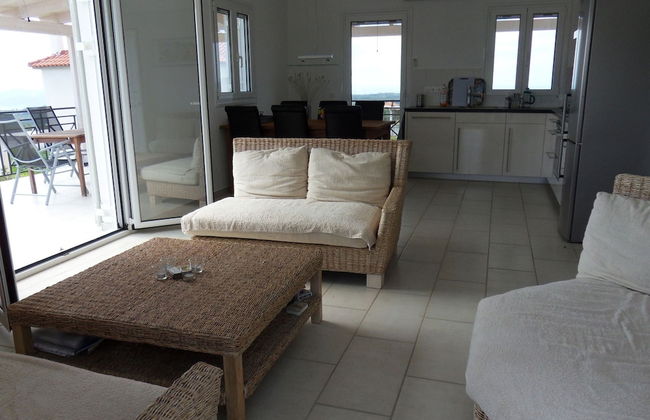 Elegant Villa in Evangelismos with Pool & Garden near Sea Beach - Foto 8