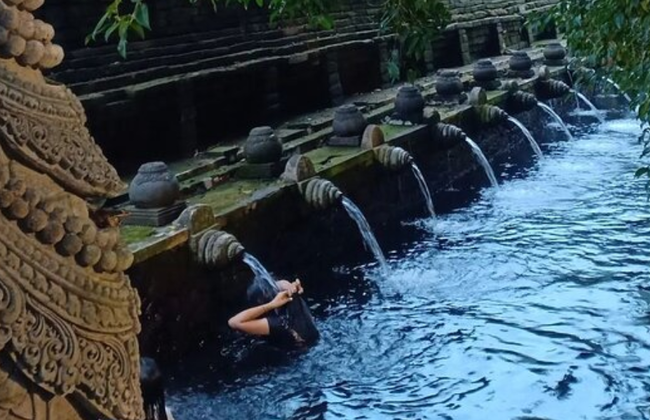 Sacred Monkey Forest in Ubud - Photo 1