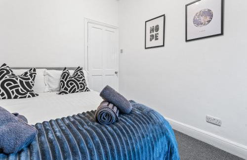 Crew Quarters - Your Ideal Stay in Bury - Photo 31