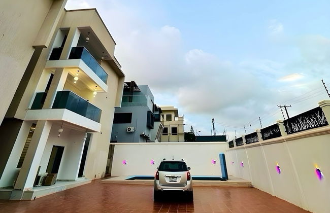 2BR Apartment With Pool and Wifi Near East Airport - Photo 27