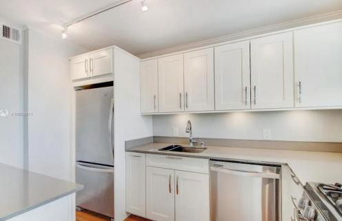 The Collins - Beachfront Bliss & Art Deco Ocean View - Foto 8