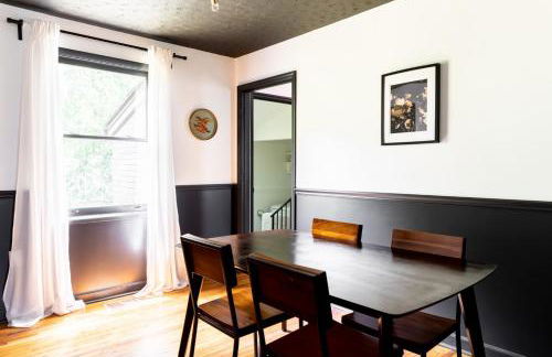 Mid-Century Modern Home Near Downtown with Free Parking - Foto 49