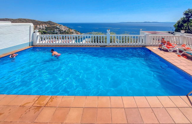 Apartment With Furnished Terrace - Photo 23