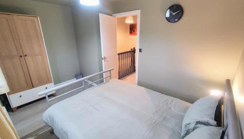 High Rigg House Bradford - Luxury Accomodation with Private Parking - Foto 4, wardrobe