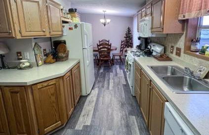 Bern's Summit Solitude: Stream-Front Serenity - Photo 35