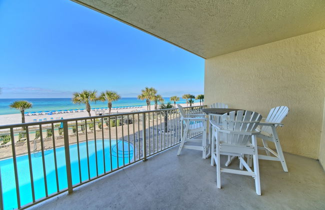 Beautiful Beachfront Condo with Pool View - Unit 0203 by RedAwning - Foto 38