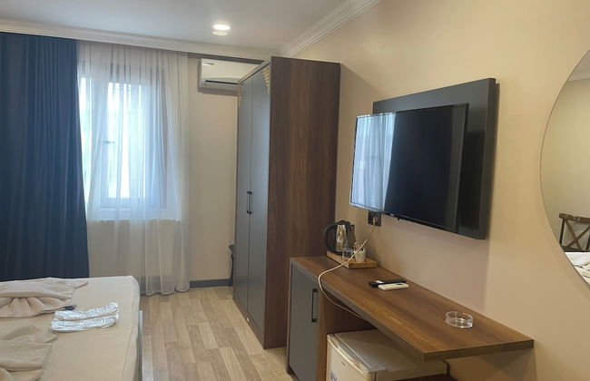 La Vie Suit Hotel - Photo 13