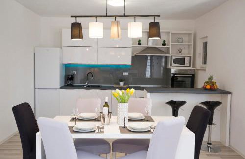 Holiday House M&A&K with swimming pool - Foto 37