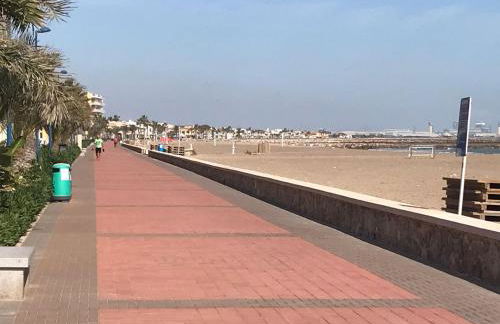 Precioso adosado con parking a 100 metros de la playa - Photo 3