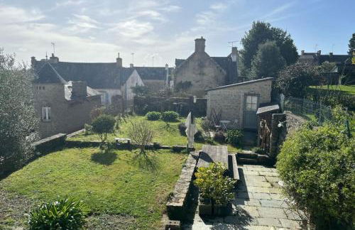 Unique Family House Steps from Port Miquel Beach - Foto 59