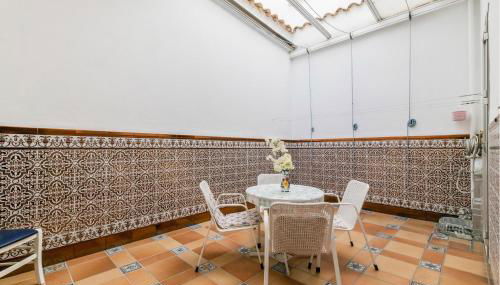 1 Bedroom Stunning Apartment In Sevilla - Foto 2