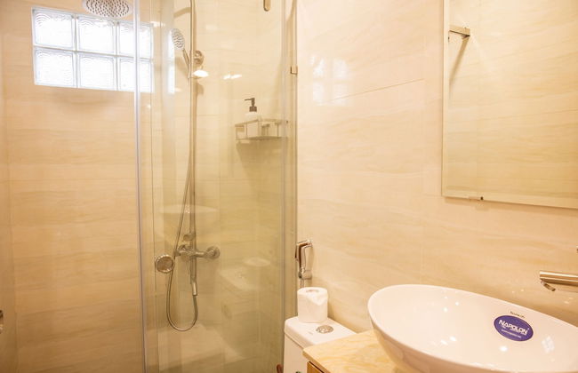 Jen & Friends House - Photo 16