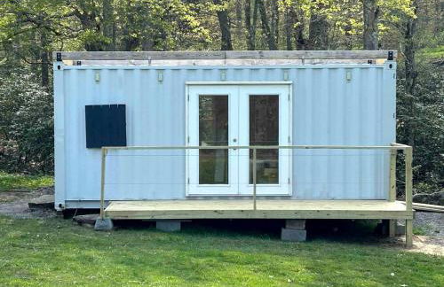 Friendsville Renovated Container Rental, for True Glamping Experiences in Maryland - Foto 1