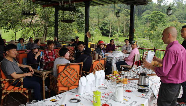 Degustando el café colombiano