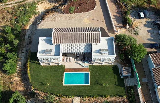 Semi-detached Villa With Pool In Rural Setting - Photo 25