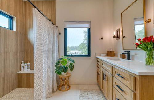 Chic Burnet Home on Lake Buchanan with 2 Fireplaces! - Foto 26