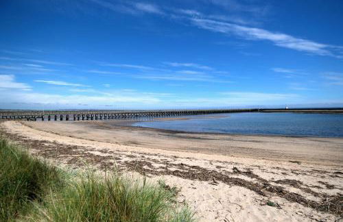 The Anchorage - sea views and beach on doorstep - Photo 28