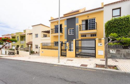 Casa Totalmente Renovada en Zona muy Tranquila!!! Vistas al Mar y Montaña - Foto 33