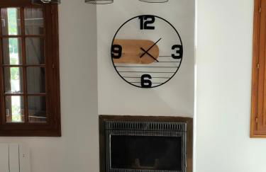 Gite boutx avec Jacuzzi 12 personnes 5 LITS DOUBLES ET 1 CANAPE LIT - Foto 21