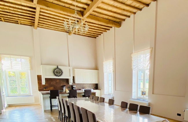 Elegant Hillside Mansion - Photo 27