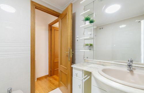 Encantador piso con parking by CABANA Rentals - Foto 16