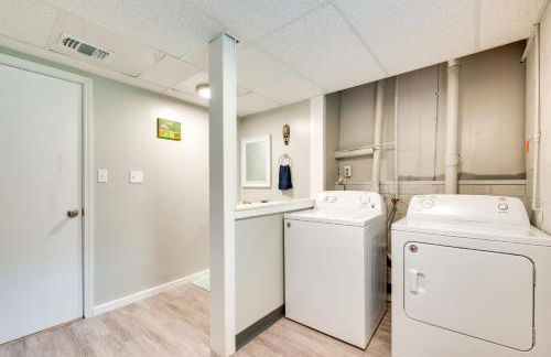 Family Home with Yard - 25 Mi to Downtown Atlanta! - Foto 13