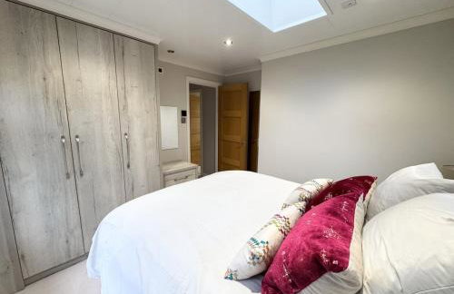 Modern 2 bed cabin with River Views - Photo 6