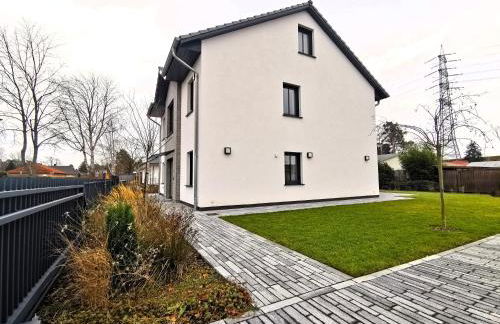BohnApartments Luxury Villa Berlin - 210qm - Wintergarten - Kamin - 4 kostenlose Parkplätze - 6 Schlafzimmer - Neubau - Luxusausstattung - Foto 39