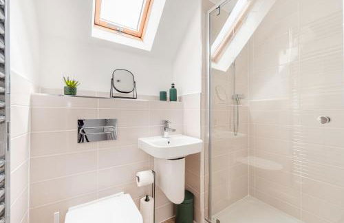 4 Bed, 3 Bath Townhouse in Colchester - Business, Contractor and Leisure - Singles or Superkings - Disc0unts - Foto 17