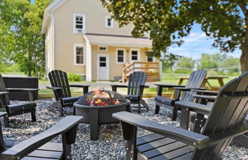 Hudson Restored Farmhouse with Fire Pit - Foto 6