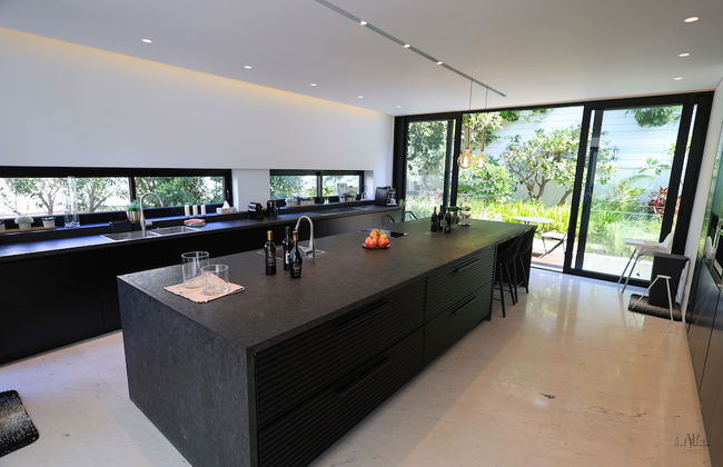 Luxurious Coastal Villa w Pool & Garden - Foto 21