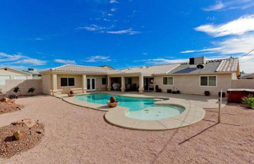 PRIVATE VIEW ON THE LAKE SIDE OF 95! Sleeps 16 - Foto 24