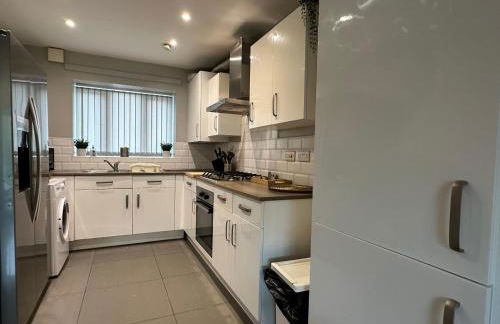 New Stylish House - Sleeps 7 - Free Parking - Contractors Welcome - Wifi - Foto 11