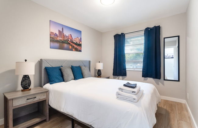 Upstay - Bungalow w Games Golf Fire and Patio - Photo 17