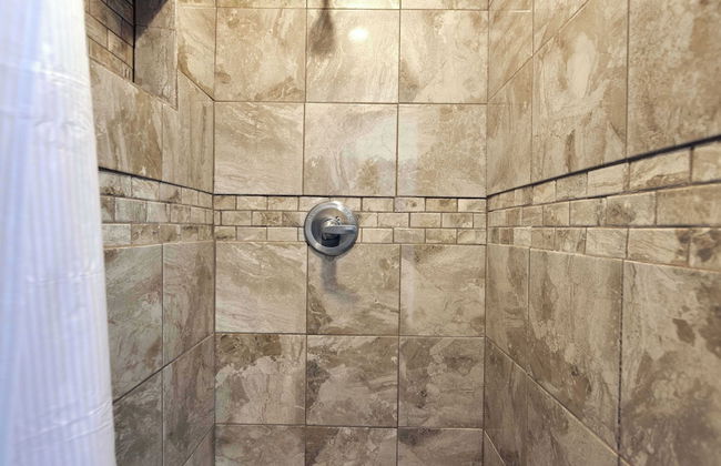 White Oak Landing Spacious 6 BDR w/ Boat Slip! - Photo 24