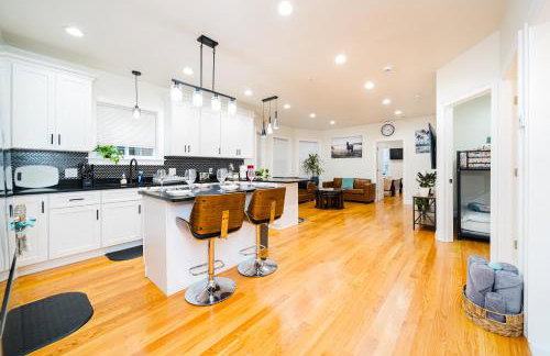 4BR Worcester Family Apt - Spacious Kitchen - Near Parks & Dining - Summer Ready 16-1 - Foto 6