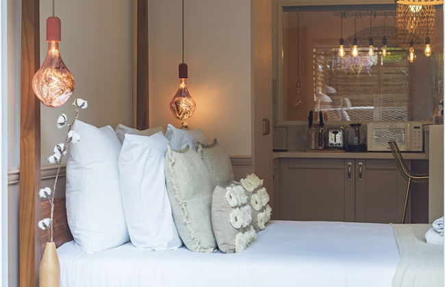 Rose & Garden - Eiffel Tower - Photo 16