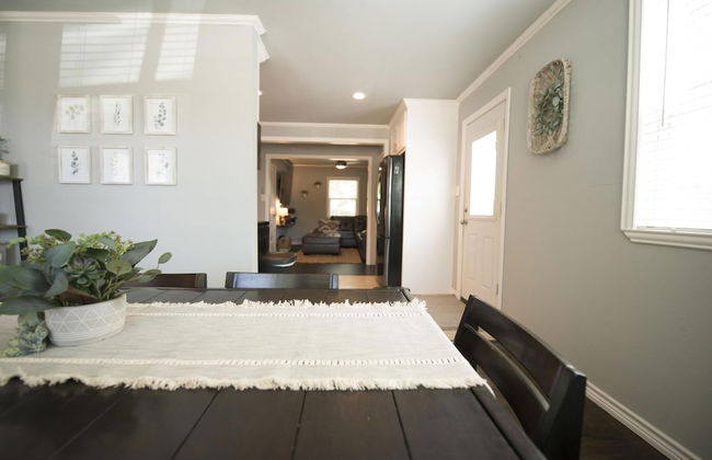 Walk to the Silos 3 Bed 1960 s Bungalow Near Baylor - Foto 5