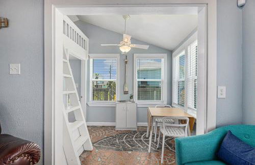 Captain Dan's Beach House - Photo 6