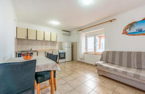 Beautiful Apartment In Kustici With Wifi - Foto 6