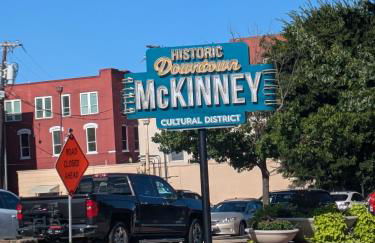 Woodhaven Cottage Downtown McKinney - Foto 45