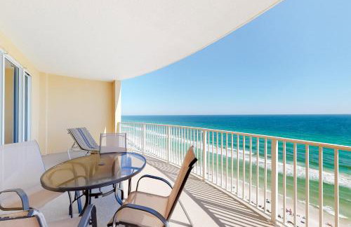 14th-floor oceanfront condo with ocean view pool & hot tub access WiFi & W&D - Foto 1