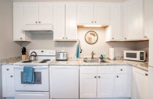 Luxury stay near Oakridge Mall for vacation/work - Foto 10