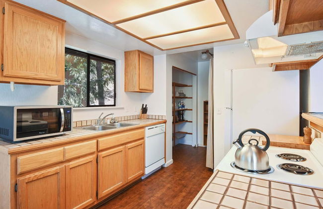 Palisades Point Prime Location! - Photo 5