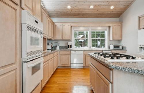 The Royal Canterbury Retreat - Near Kings Beach & Lake Tahoe - Foto 3