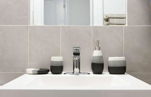 1567-1A New 2br PRIME upper East APT W&D - Foto 48